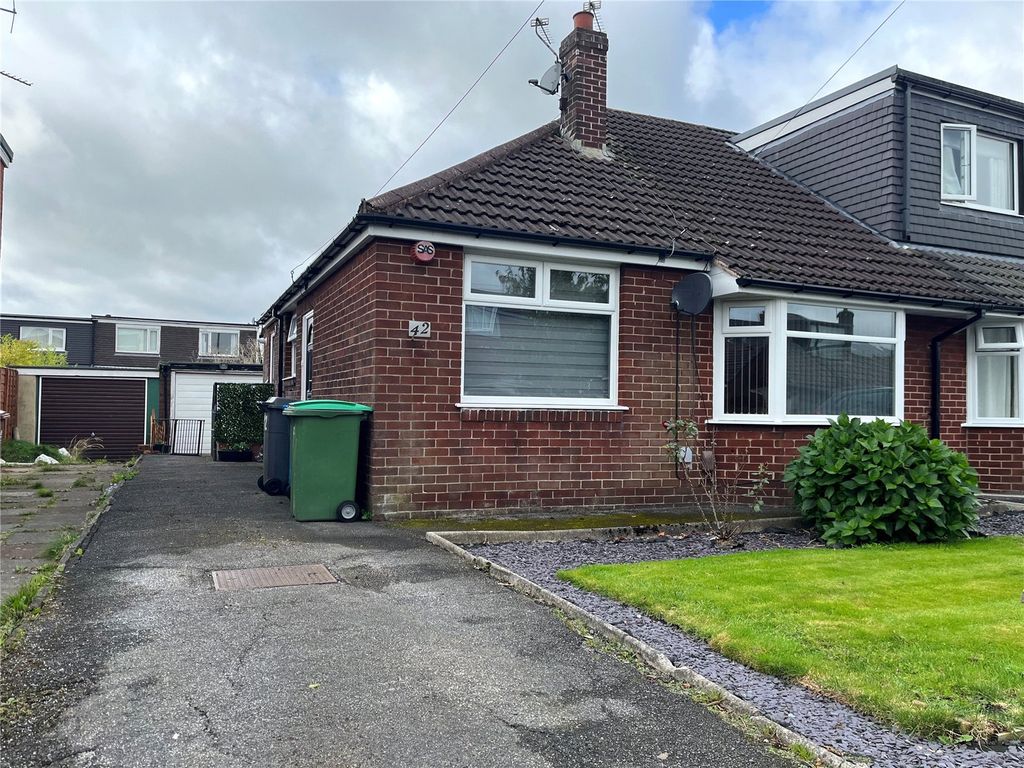 2 bed semidetached bungalow for sale in Foxhill, High Crompton, Shaw