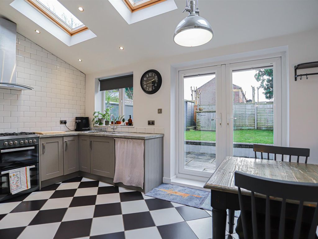 3 bed semidetached house for sale in Light Oaks Road, Salford M6, £