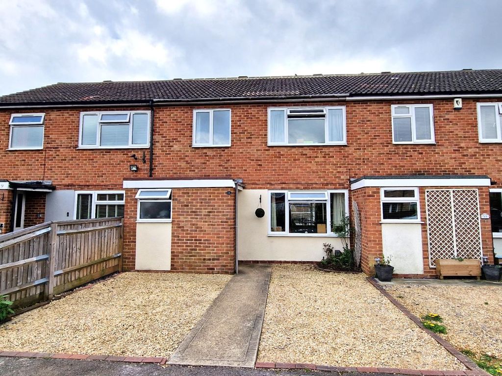 3 bed terraced house for sale in Keble Road, Bicester OX26 Zoopla