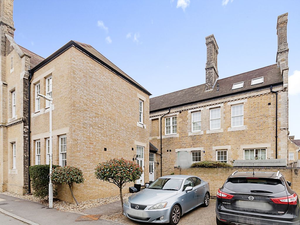 2 bed terraced house for sale in Chapel Drive, Dartford, Kent DA2 Zoopla