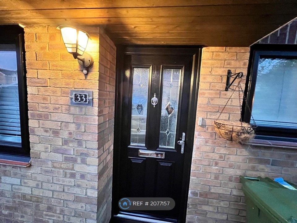 3 bed terraced house to rent in Pickwick Close, Laindon, Basildon SS15, £1,750 pcm Zoopla