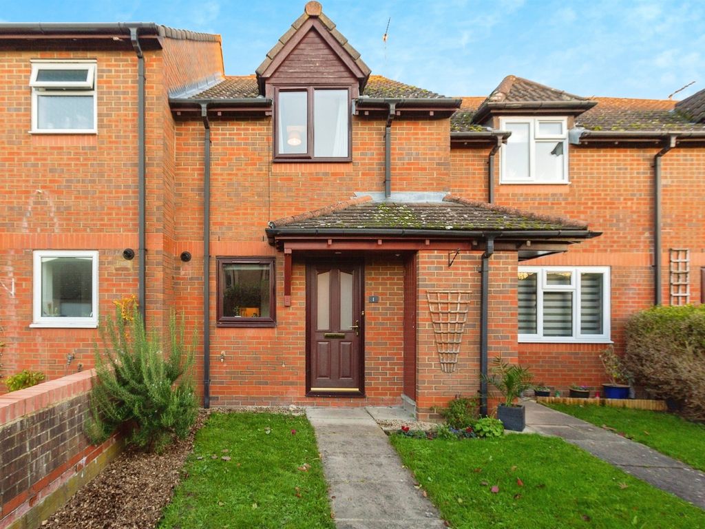 2 bed terraced house for sale in Lott Walk, Aylesbury HP21, £290,000