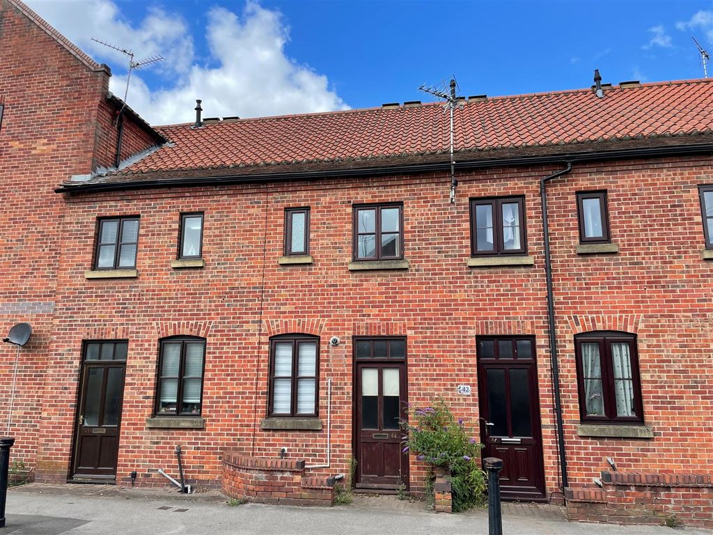 2 bed terraced house for sale in Mill Gate, Newark NG24 Zoopla