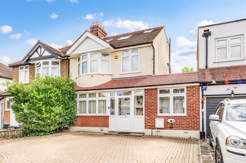 4 bed semidetached house for sale in Greenfield Avenue, Berrylands, Surbiton KT5 Zoopla