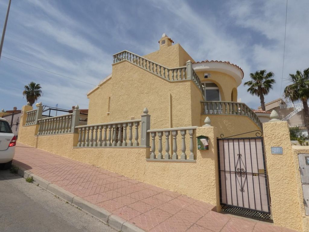 2 bed villa for sale in Quesada, Alicante, Spain, £149,880 Zoopla