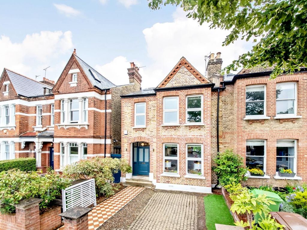 4 bed semidetached house for sale in Beauval Road, Dulwich, London