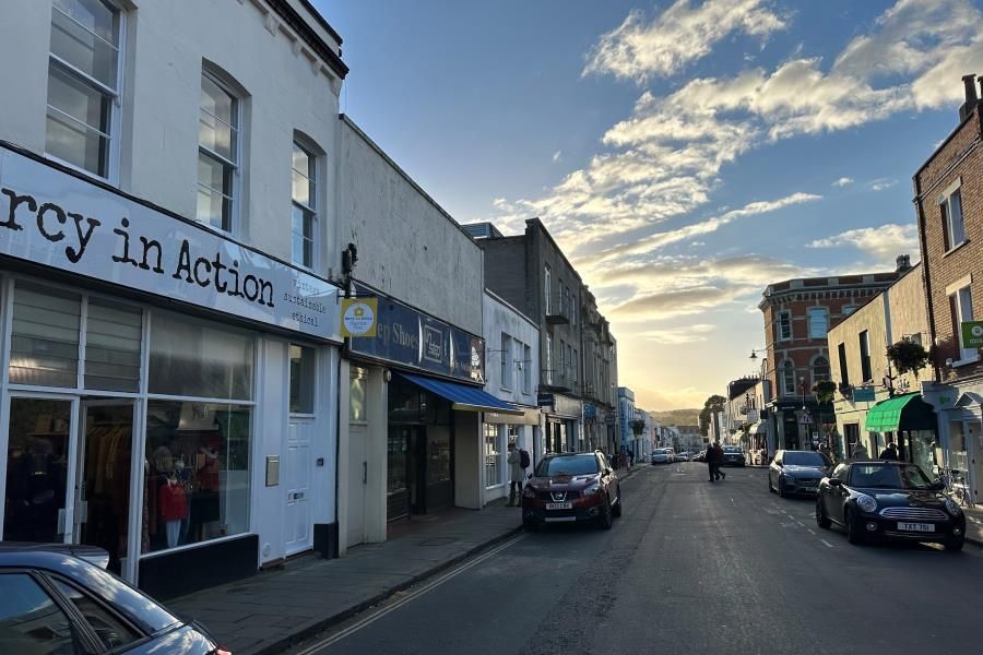 2 bed flat to rent in Princess Victoria Street, Clifton, Bristol BS8, £