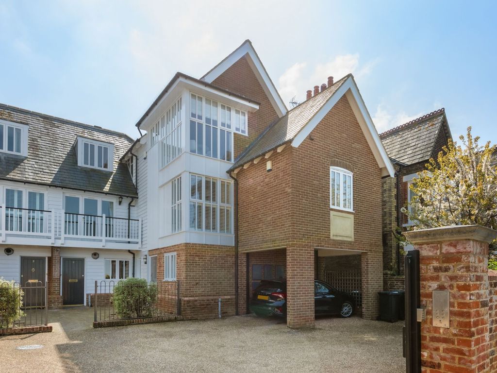 2 bed flat for sale in Saltway Court, Whitstable CT5 Zoopla