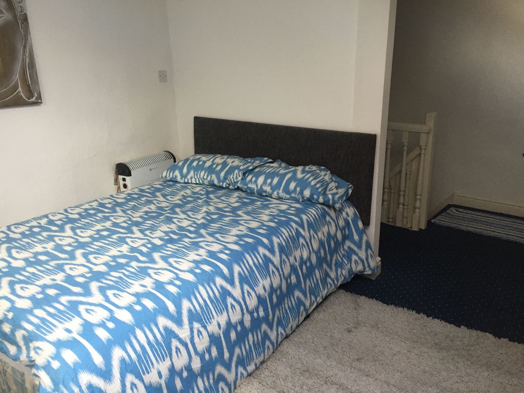 1 bed flat to rent in Hollyshaw Lane, Crossgates LS15, £595 pcm Zoopla