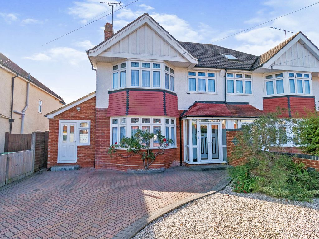 4 bed semidetached house for sale in Shanklin Road, Upper Shirley