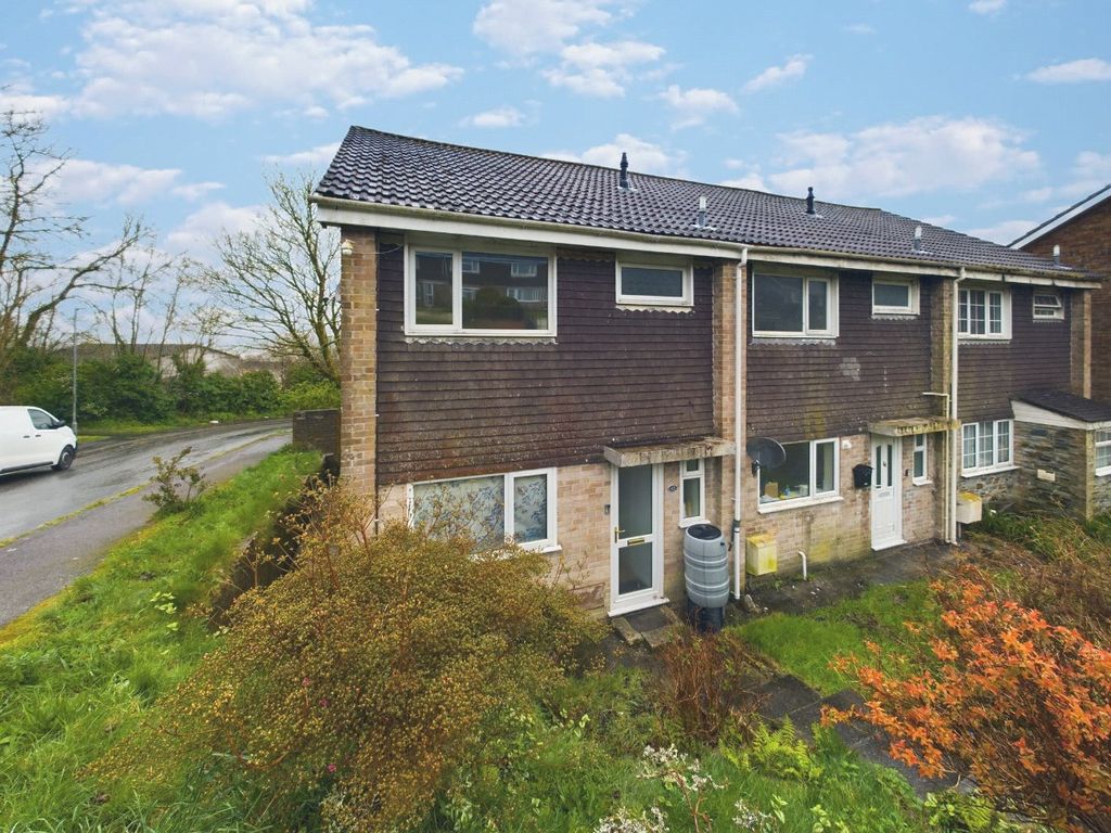3 bed end terrace house for sale in Burden Close, Bodmin PL31, £190,000