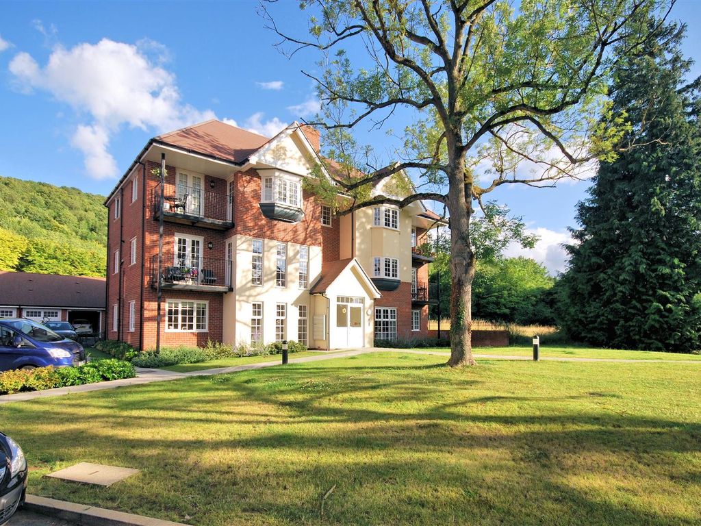 2 bed flat to rent in Scarlett Avenue, Halton Camp, Aylesbury HP22 Zoopla