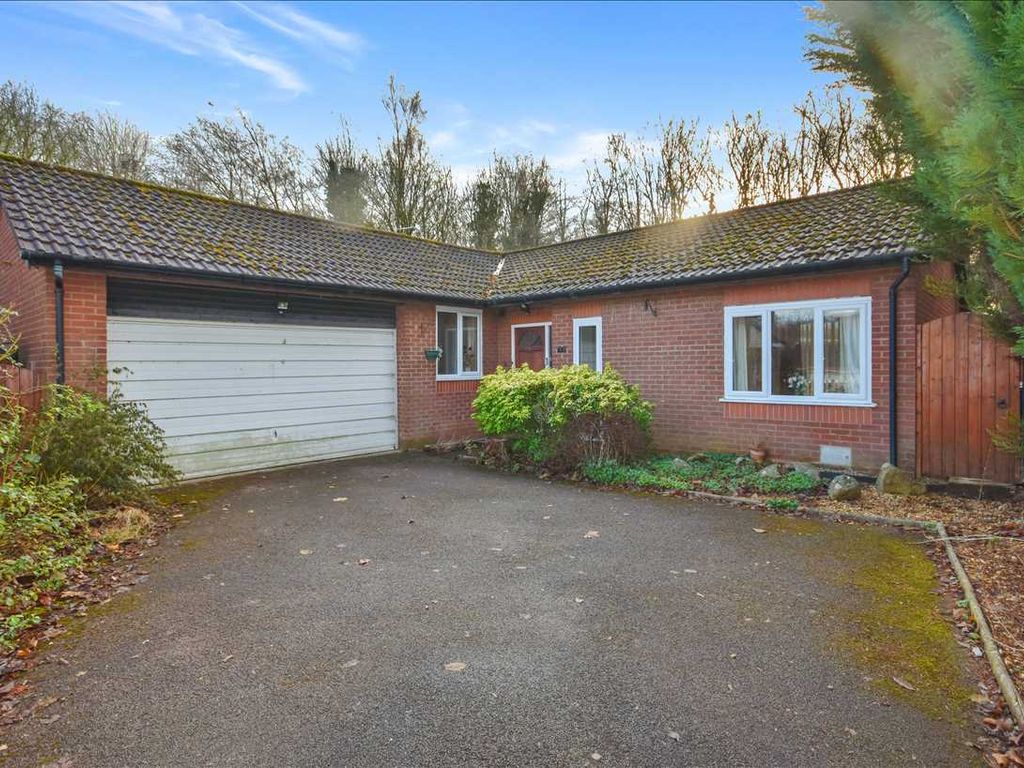 3 bed detached bungalow for sale in The Farthings, Astley Village