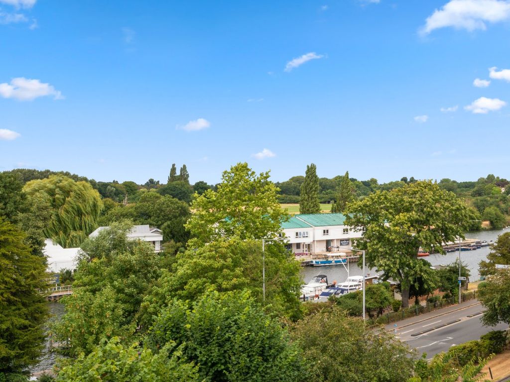 2 bed flat for sale in Portsmouth Road, Surbiton KT6 Zoopla