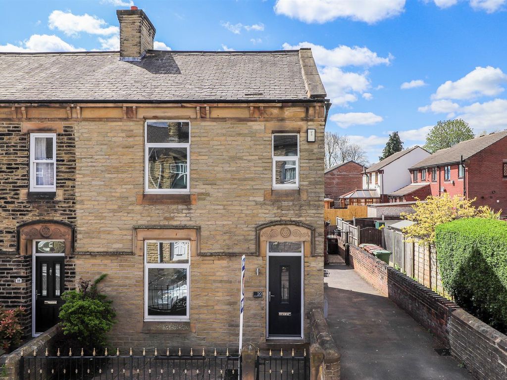 3 bed end terrace house for sale in Cross Ryecroft Street, Ossett WF5