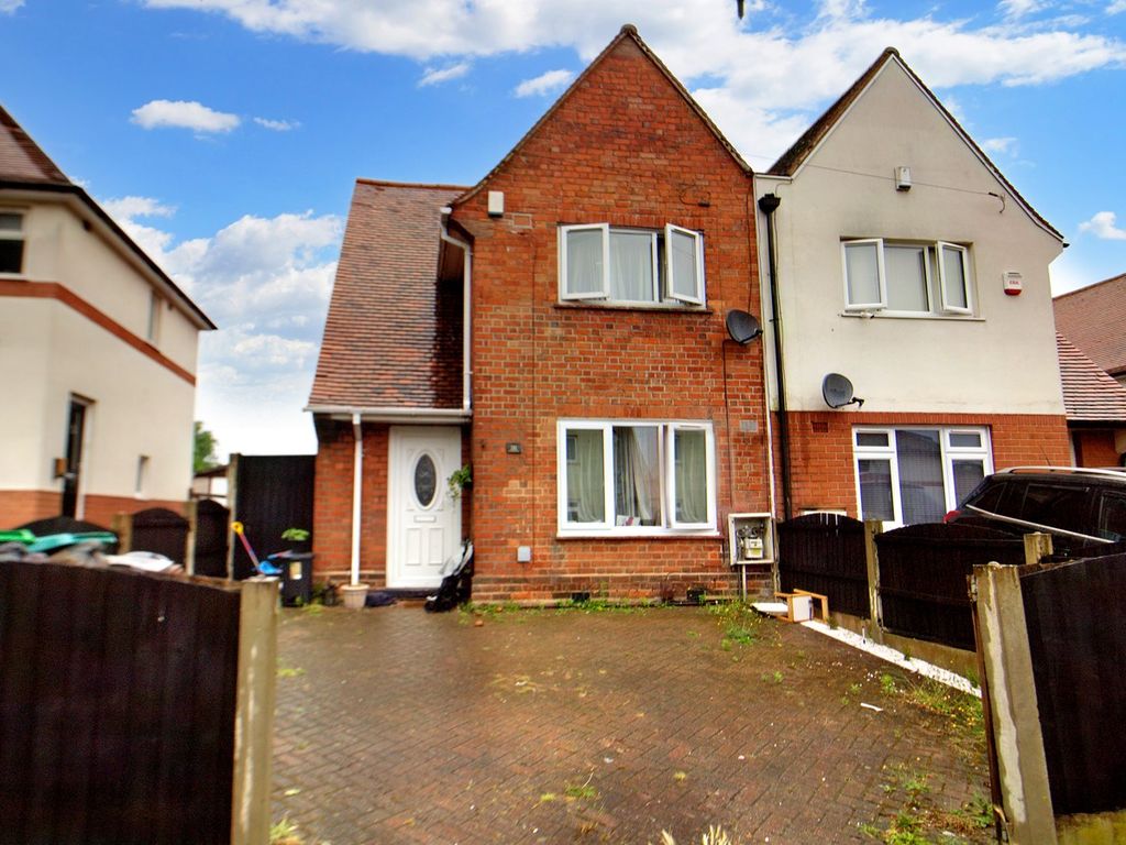 3 bed semidetached house for sale in Longford Crescent, Nottingham NG6
