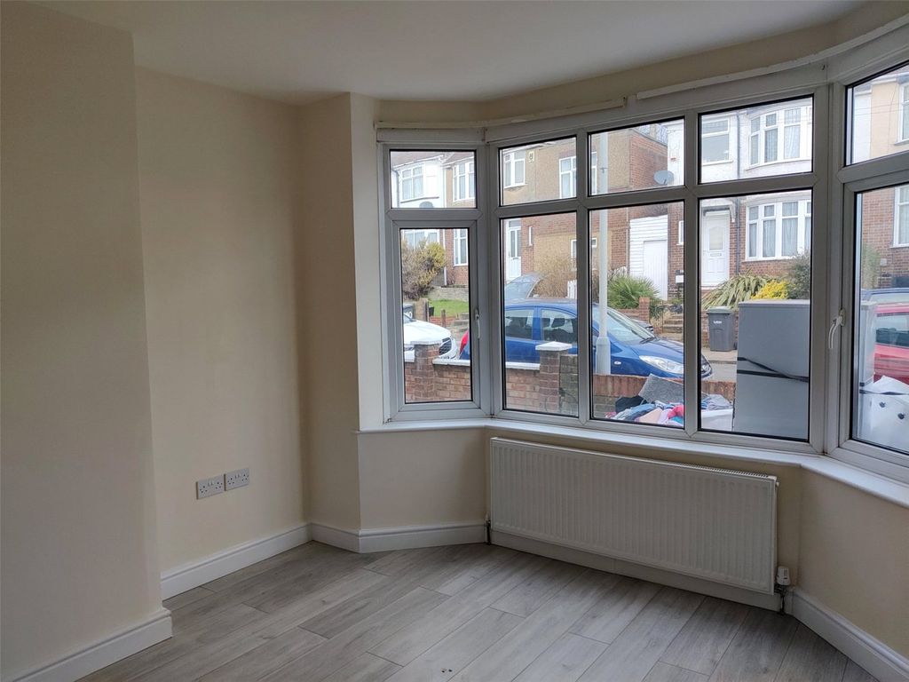 3 bed terraced house for sale in Milton Road, Luton, Bedfordshire LU1