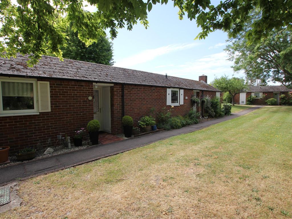 1 bed terraced bungalow for sale in Dibleys, Blewbury, Didcot OX11 Zoopla