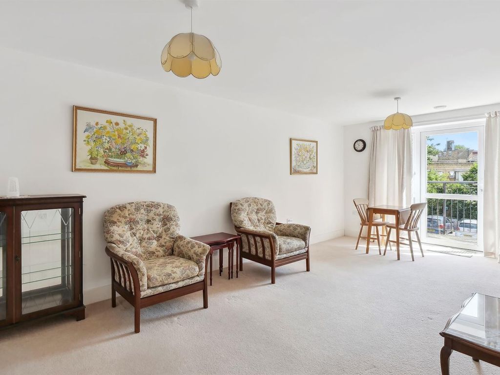 1 bed flat for sale in Limpsfield Road, Sanderstead, South Croydon CR2