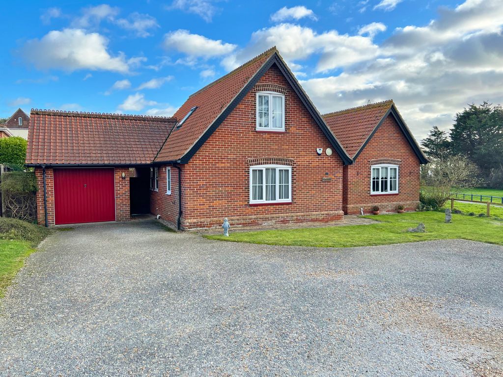 3 bed detached bungalow for sale in College Green, Felixstowe IP11 Zoopla