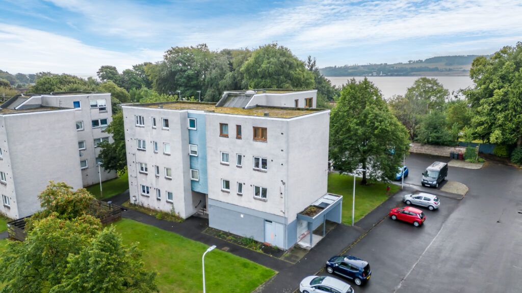 3 bed flat for sale in Craigie Drive, Dundee DD4 Zoopla