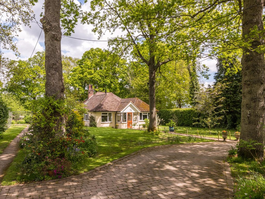 3 bed bungalow for sale in Crook Road, Brenchley, Tonbridge, Kent TN12
