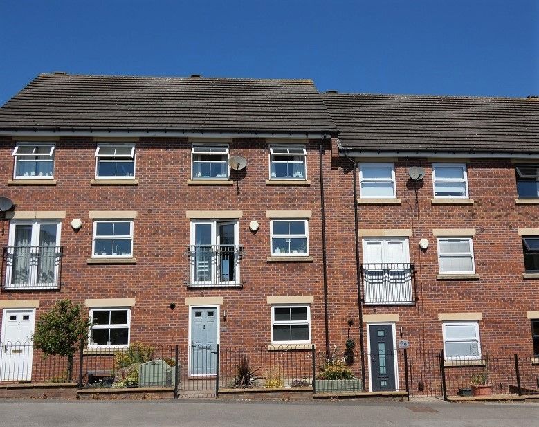 5 bed town house to rent in Meadow Croft, Drighlington, Bradford BD11