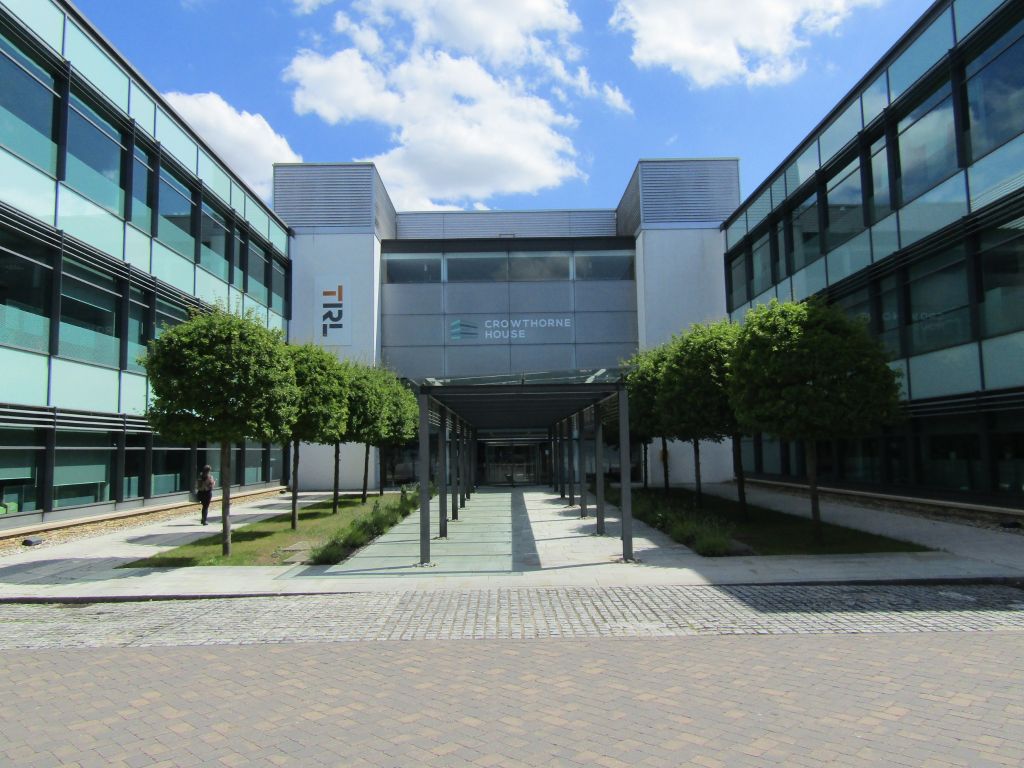 Office to let in Crowthorne House, Nine Mile Ride, Bracknell RG40, £