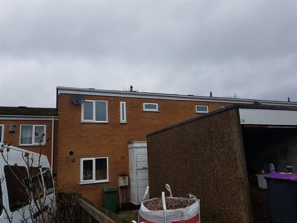 3 bed terraced house to rent in Birchmore, Brookside, Telford