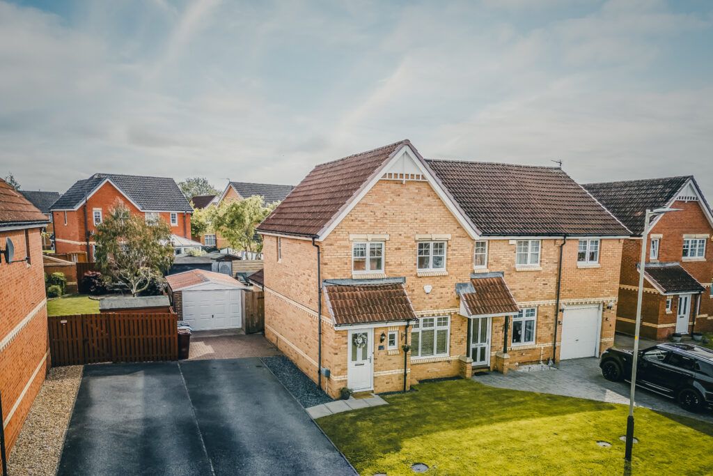 3 bed semidetached house for sale in Alder Drive, Broughty Ferry