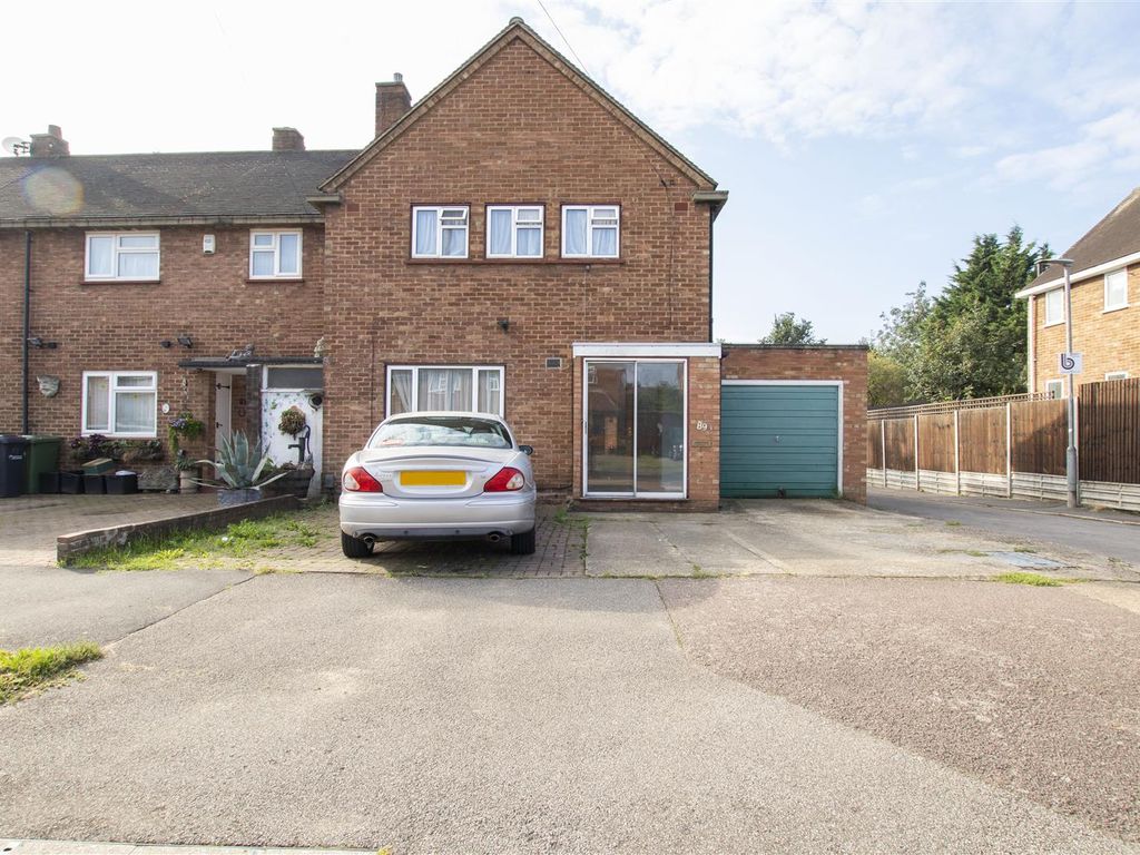3 bed end terrace house for sale in Whitefields Road, Cheshunt, Waltham