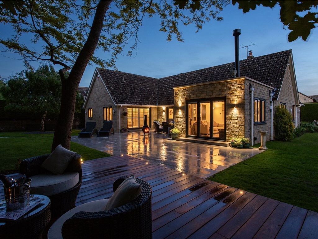 3 bed bungalow for sale in Robert Franklin Way, South Cerney