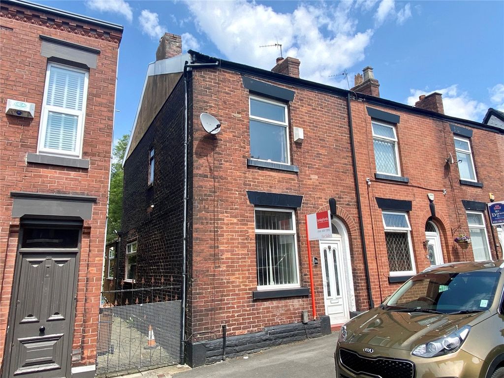 2 bed end terrace house for sale in Pickford Lane, Dukinfield, Greater