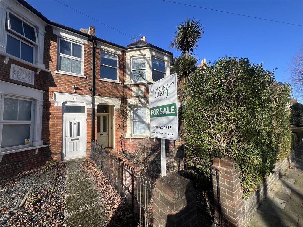 3 bed for sale in St. Stephens Road, Hounslow TW3, £500,000
