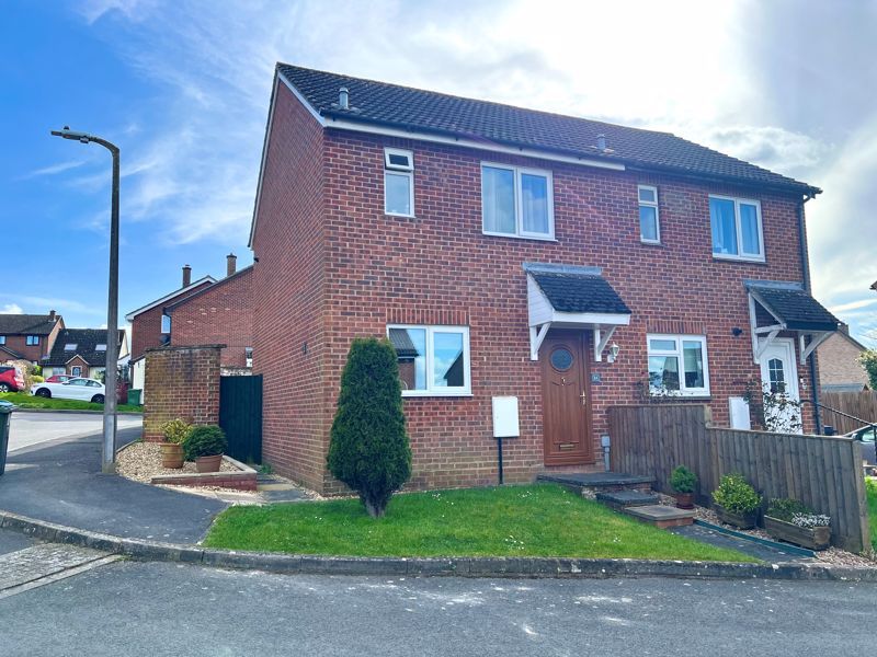 2 bed semidetached house for sale in Highgrove Close, Calne SN11, £