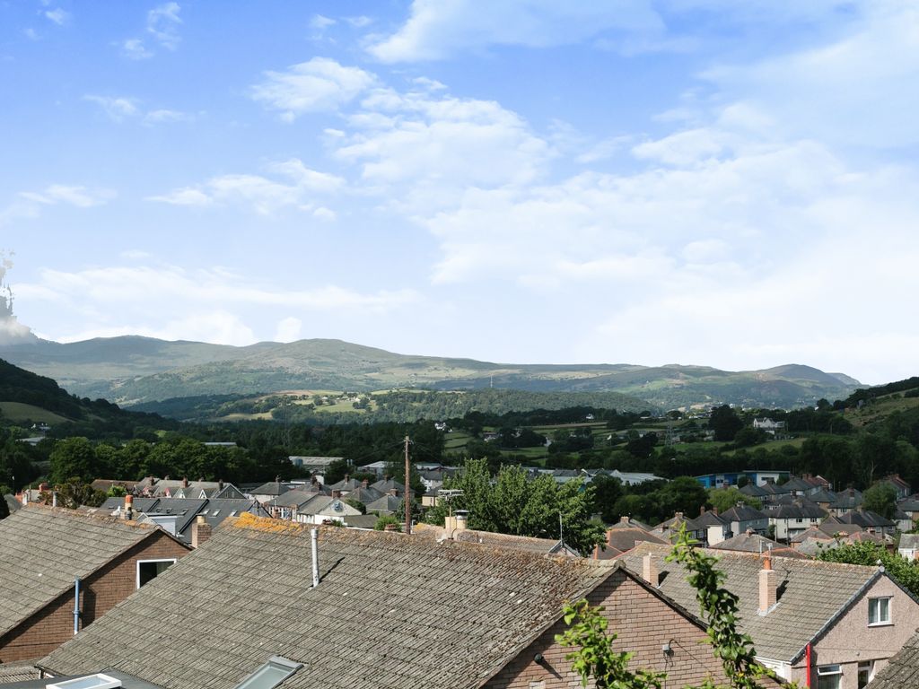 3 bed semidetached house for sale in Tan Yr Allt Avenue, Mochdre