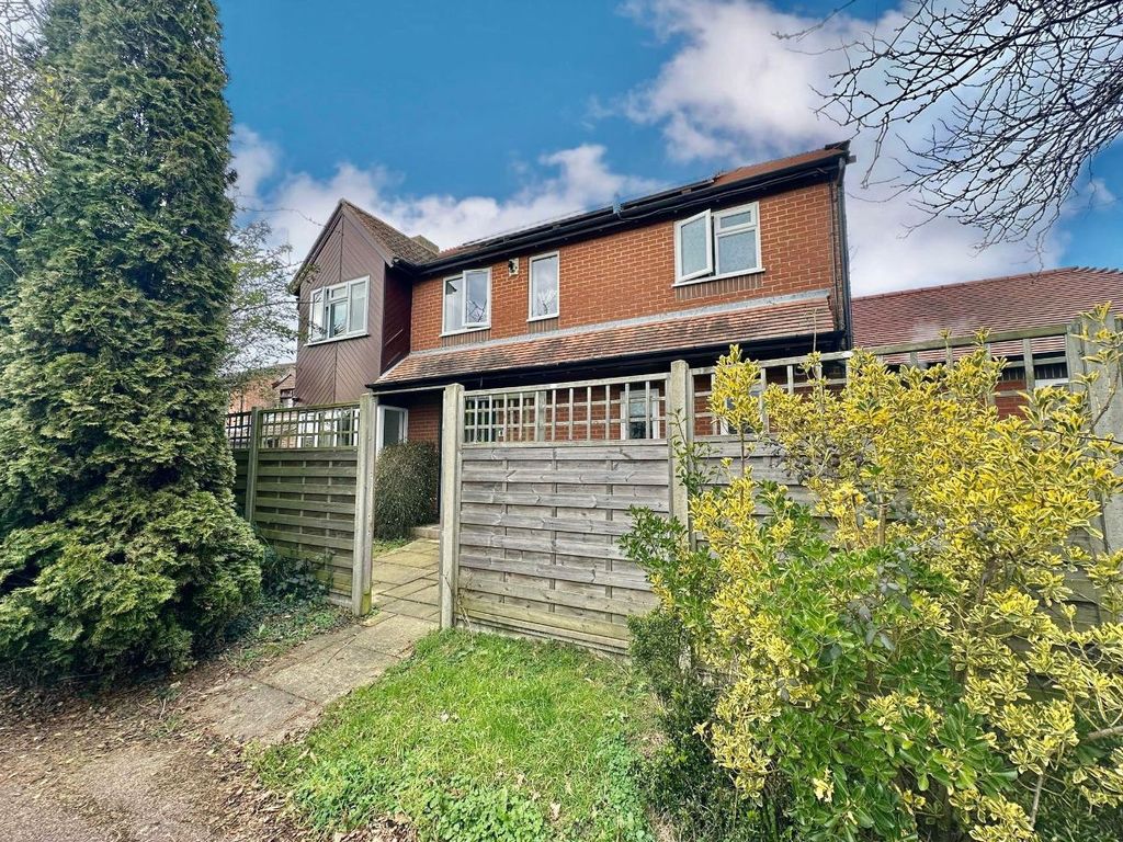 5 bed detached house for sale in Park Glen, Park Gate, Southampton SO31