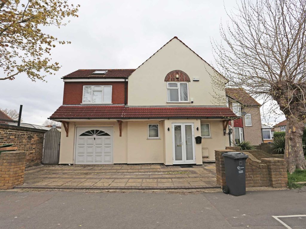 4 bed end terrace house to rent in Langley Crescent, Dagenham RM9 Zoopla