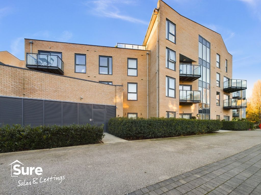 2 bed flat to rent in Harrison House, The Embankment, Nash Mills Wharf