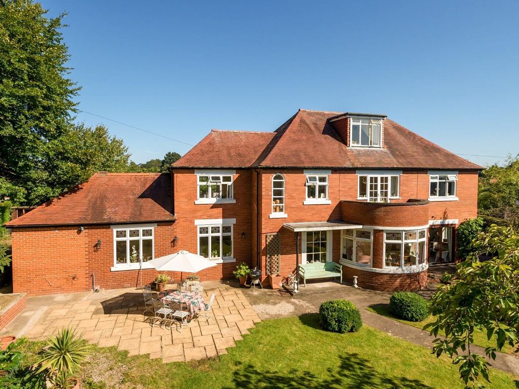 6 bed detached house for sale in Mallorie Park Drive, Ripon HG4, £800,000 Zoopla