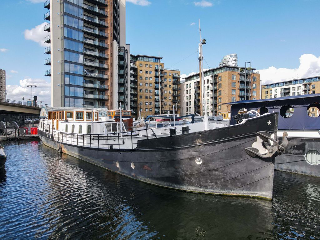 3 bed houseboat for sale in Thor, Plantation Wharf, Battersea SW11 Zoopla