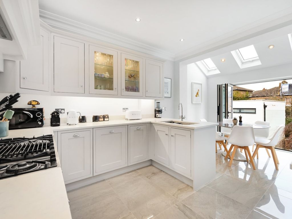 2 bed flat for sale in Balham Grove, London SW12 Zoopla