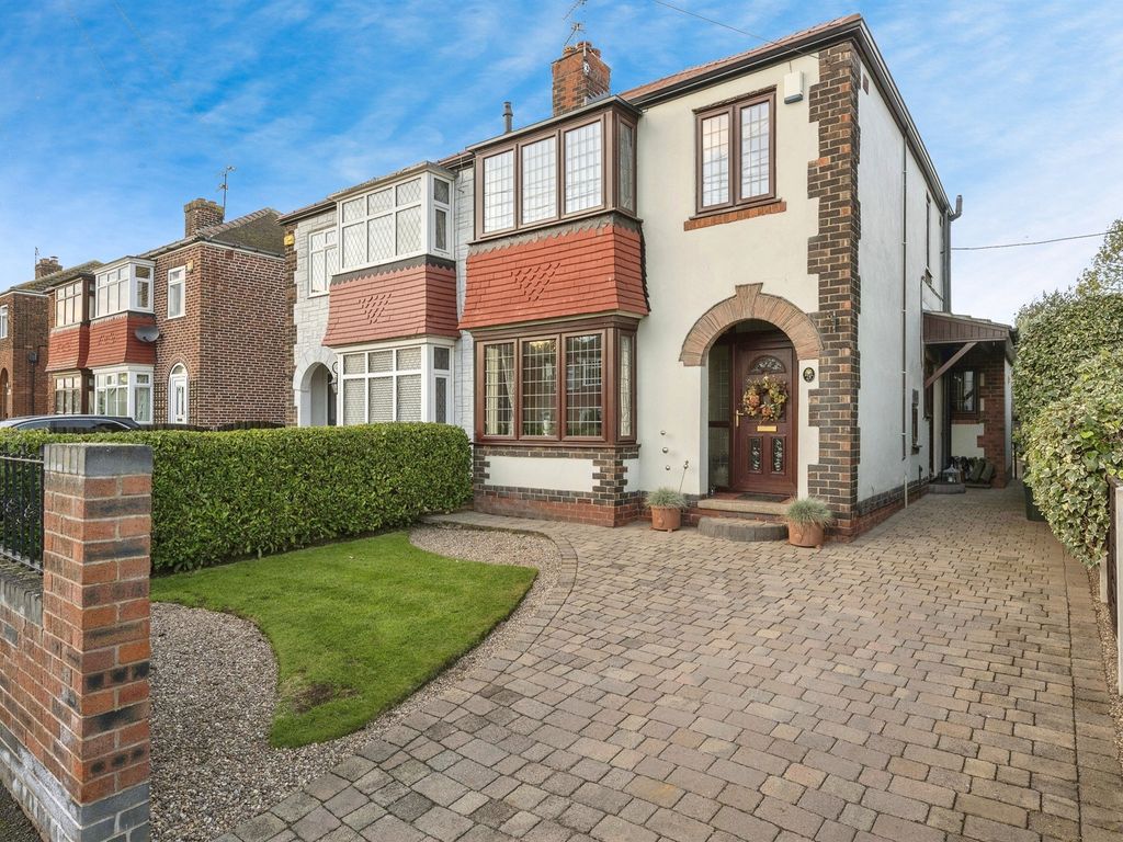 3 bed semidetached house for sale in Grange Avenue, Bawtry, Doncaster