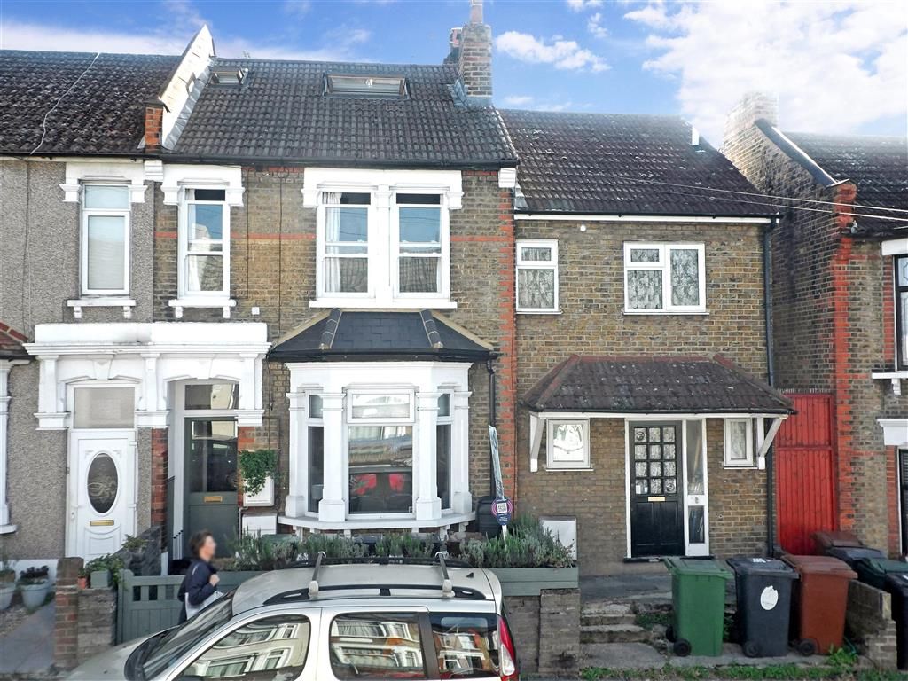 2 bed flat for sale in Winchester Road, Highams Park, Chingford E4 Zoopla