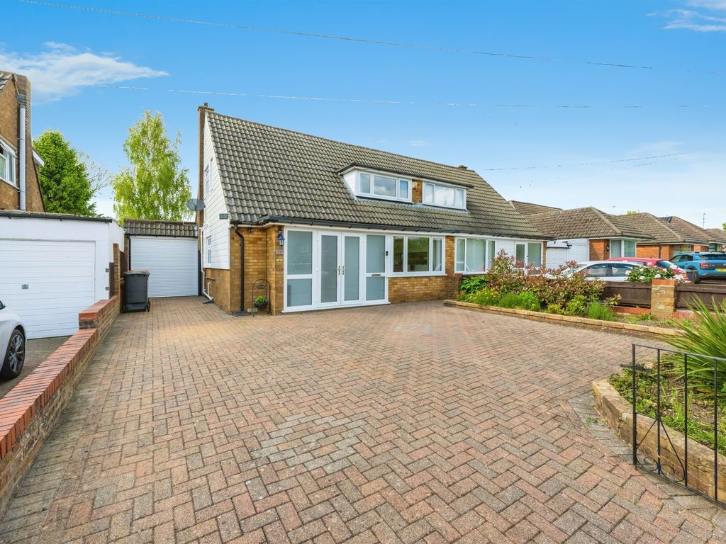 2 bed semidetached house for sale in Markyate Road, Slip End, Luton