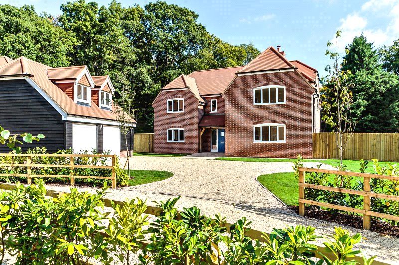 5 bed detached house to rent in Elizabeth Farm, Thornford Road