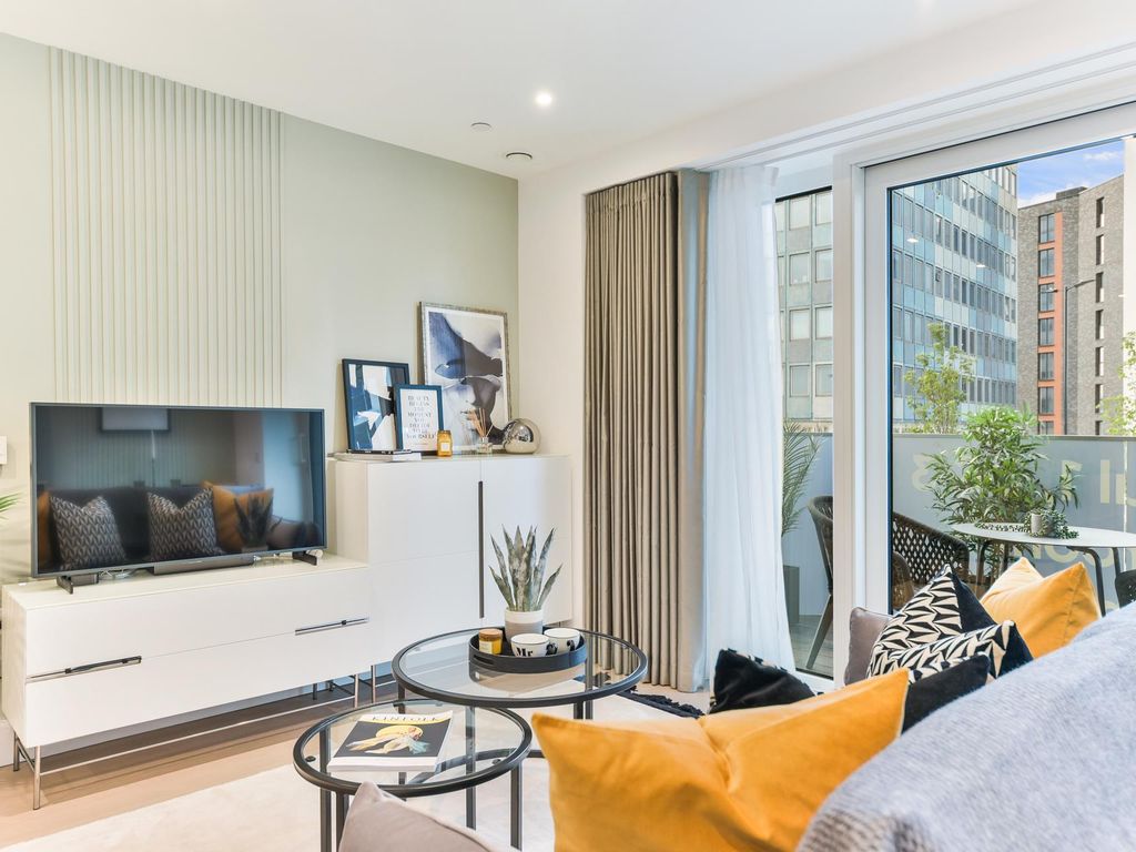 1.8.806 Compass Wharf, Royal Arsenal Riverside SE18  