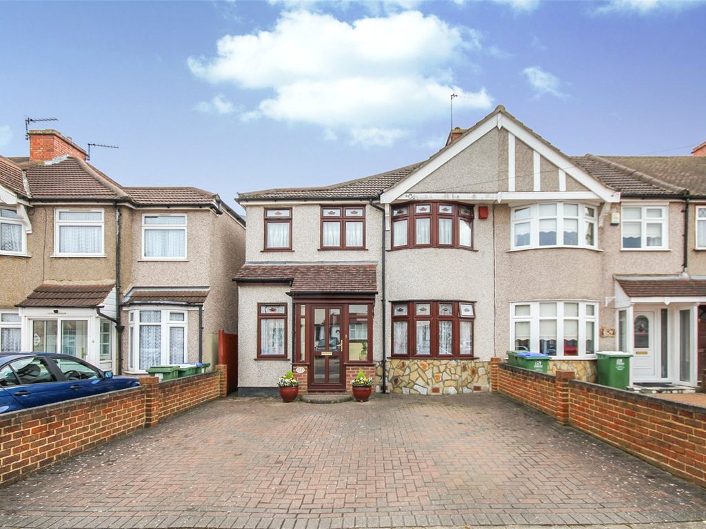 3 bed end terrace house for sale in Montrose Avenue, Welling, Kent DA16