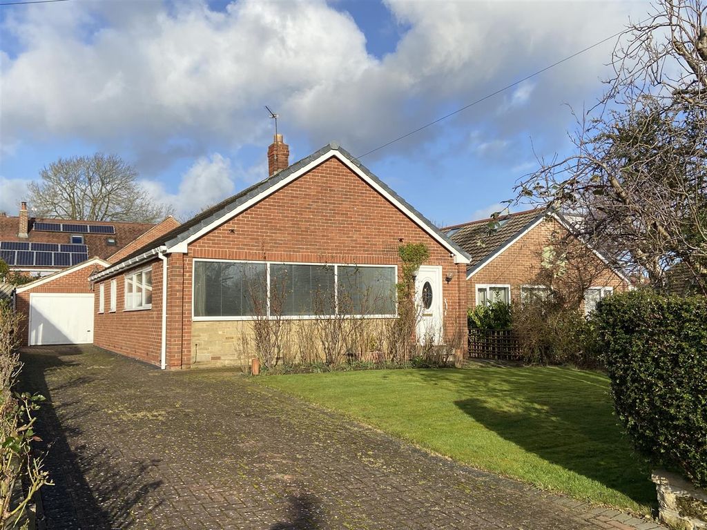 3 bed detached bungalow for sale in Hall Close, Liversedge WF15 Zoopla