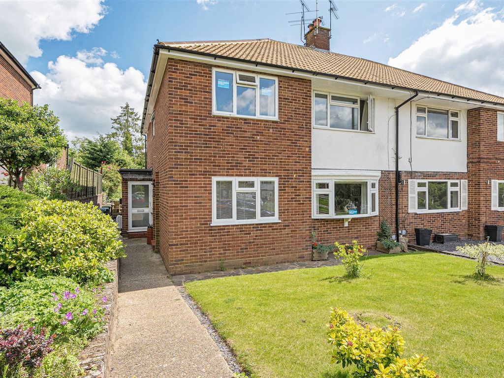 2 bed for sale in Green Street, Chorleywood, Rickmansworth, Hertfordshire WD3, £